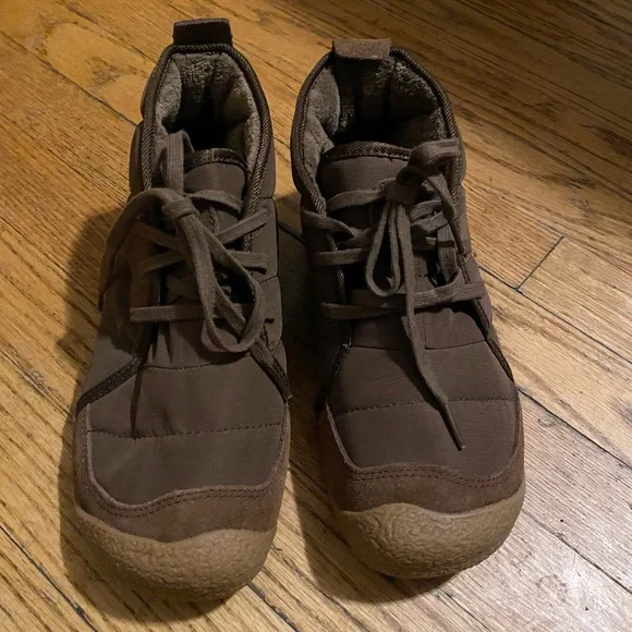 Keen Shoes Keen Howser Ii Chukka Boots Womens Size 8 Poshmark